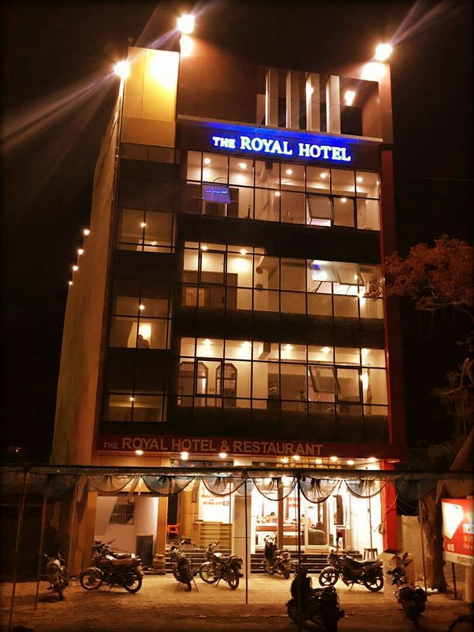 The Royal Hotel Chhatarpur Exteriör bild