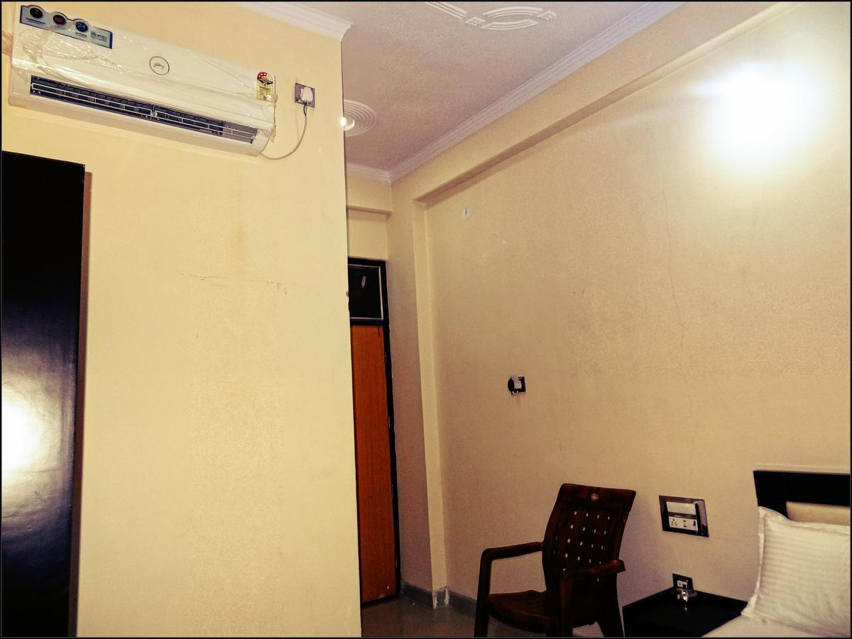 The Royal Hotel Chhatarpur Exteriör bild
